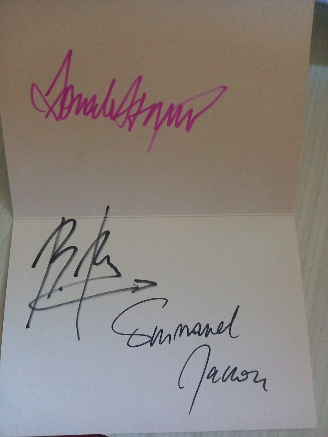 ORIGINAL HAND SIGNED POSTCARD BY TRUMP ZELENSKY AND MACRON