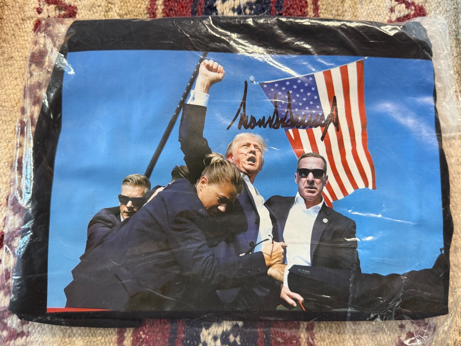 Donald Trump T-Shirt SIGNED w/COA