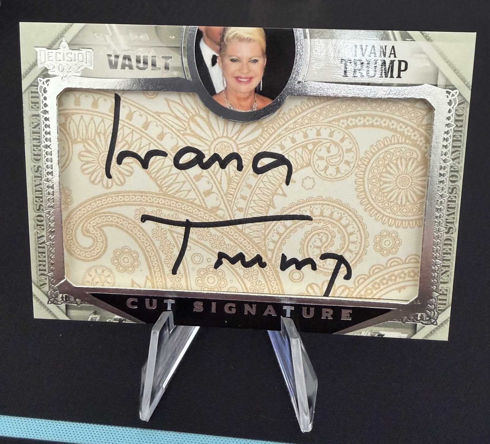2022 Decision Cut Signature Ivana Trump Autograph Signed (Donald Ex) Auto