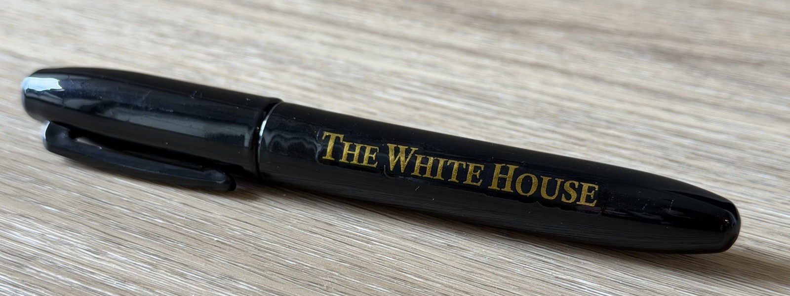 100% Authentic White House Sharpie Marker Bill Signer With Trump Gold Signature