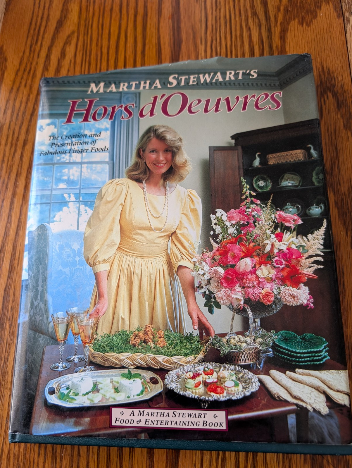Martha Stewart's Hors d'Oeuvres (1984, HCDJ, First Edition Signed To Mary) READ