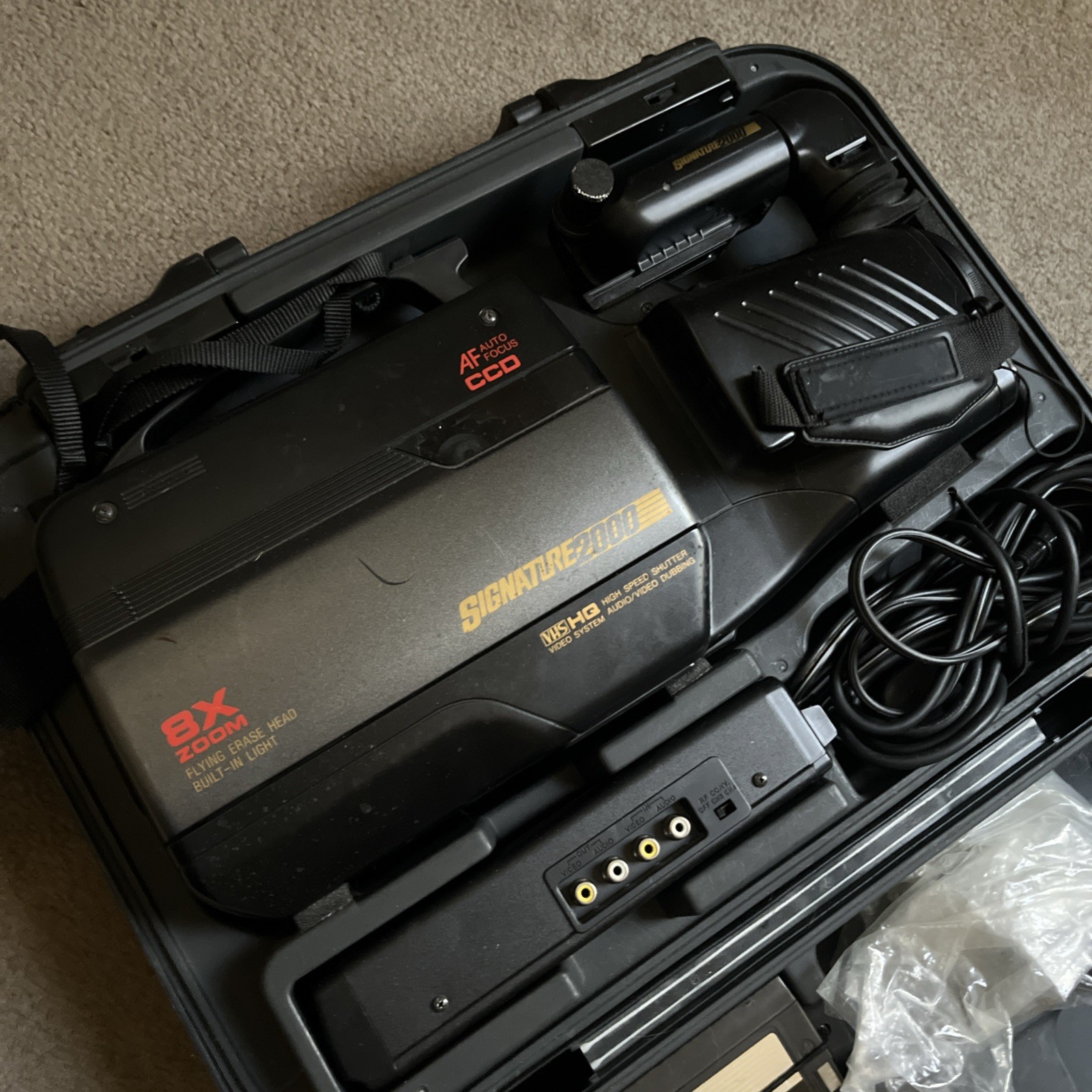 Vintage Montgomery Ward Signature 2000 Portable VHS Video Recorder 1990 8x Zoom