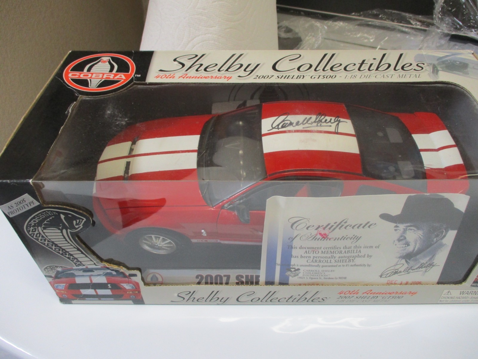 SHELBY COLLECTIBLES 2007 MUSTANG GT500 HAND SIGNED BY CARROLL SHELBY 1/18 W/COA