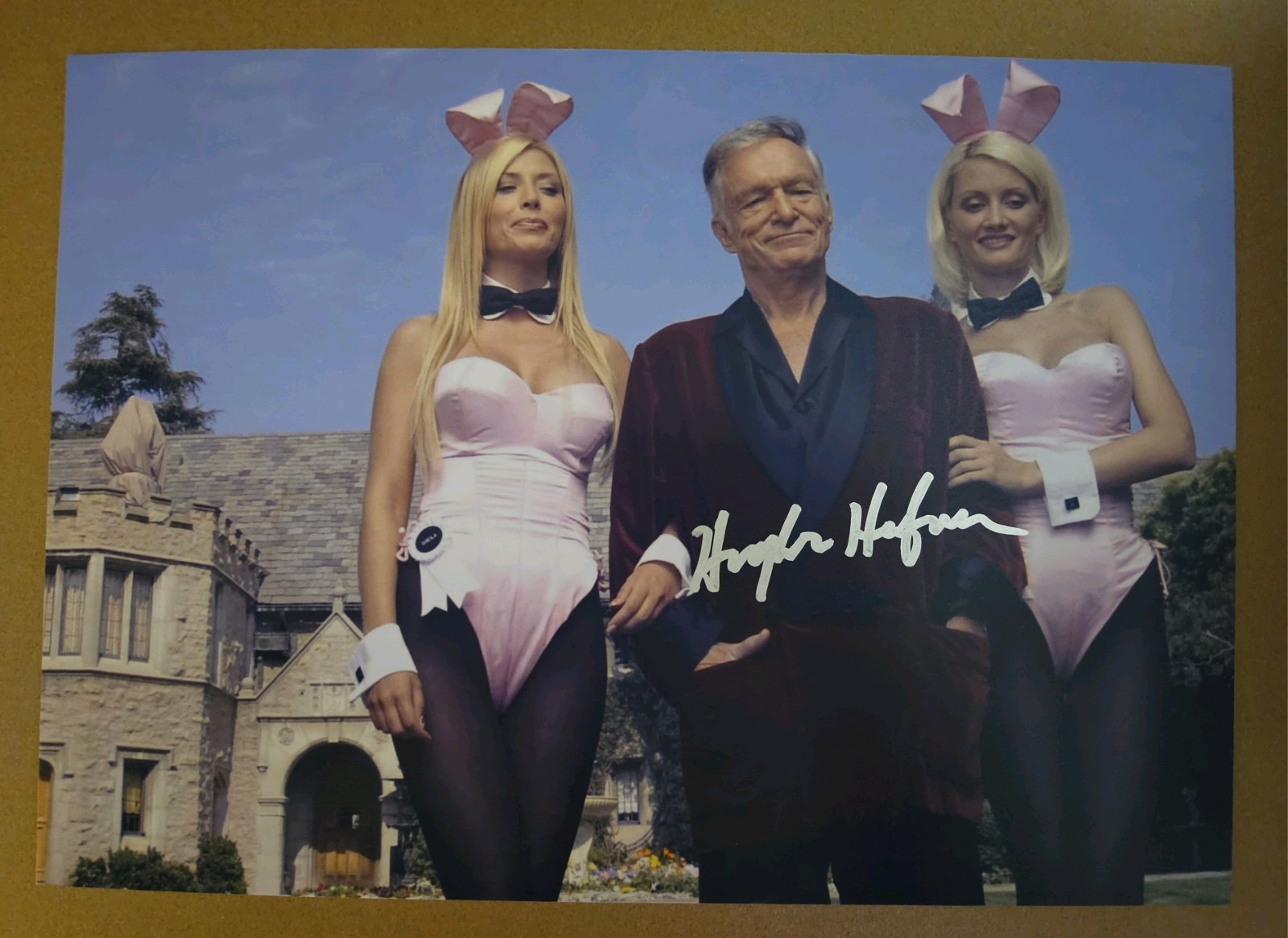 WITH COA ✔️ HUGH HEFNER ORIGINAL AUTOGRAPH 12X8" PHOTO  🐰 🐰 PERFECT CONDITION