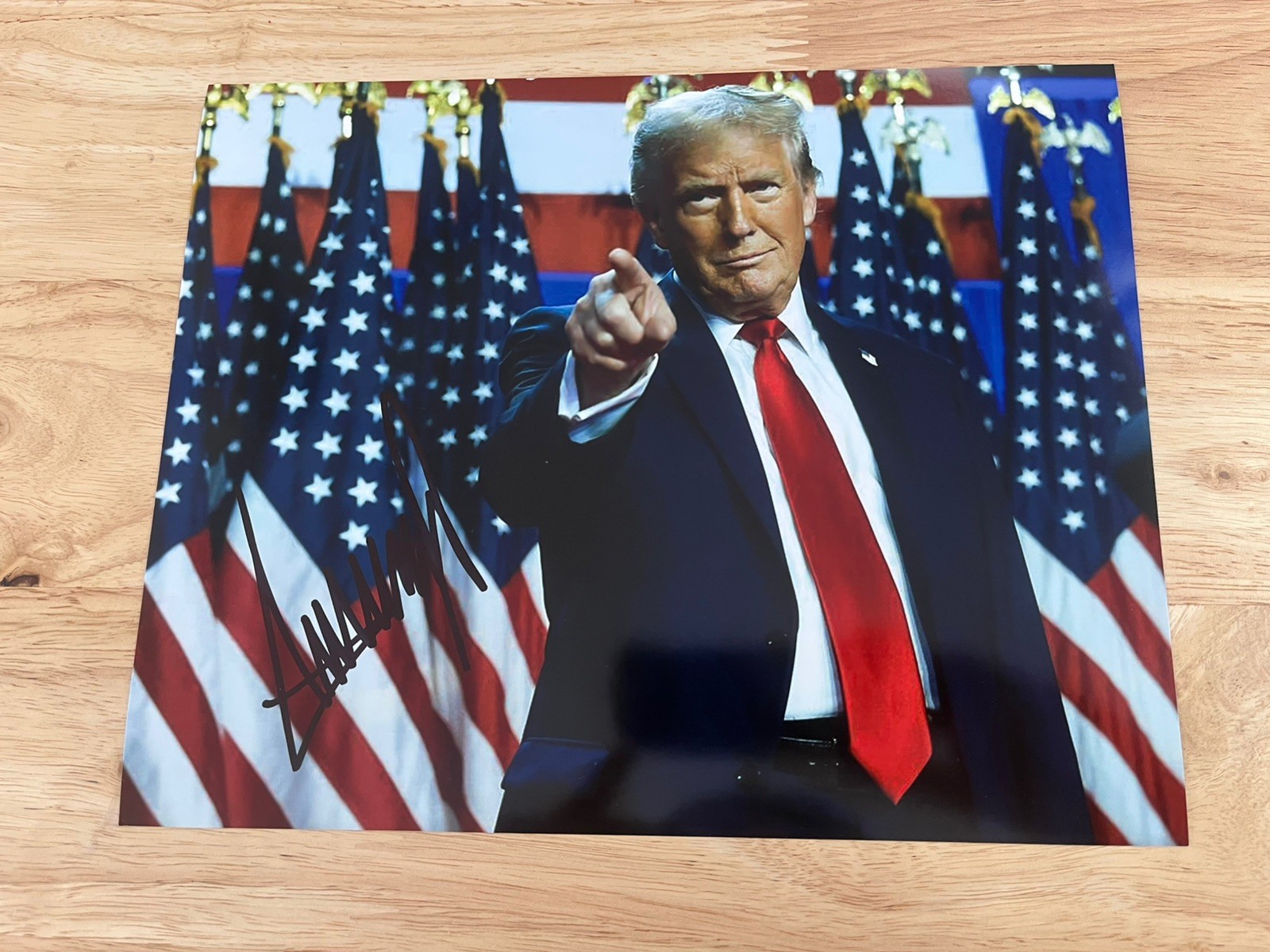 DONALD TRUMP  8X10 SIGNED AUTOGRAPHED PHOTO
