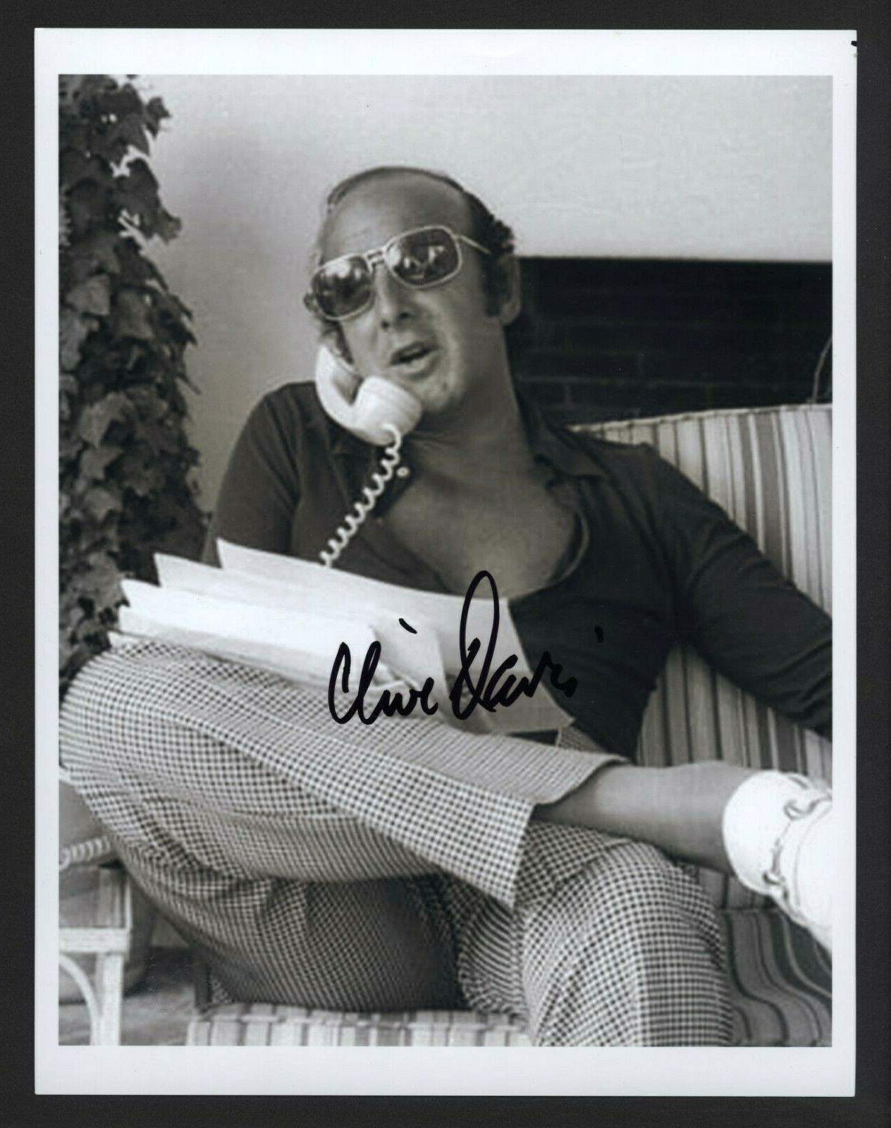 CLIVE DAVIS Record Producer Hall Of Famer Signed Autograph 8.5 x 11 Photo - PSA