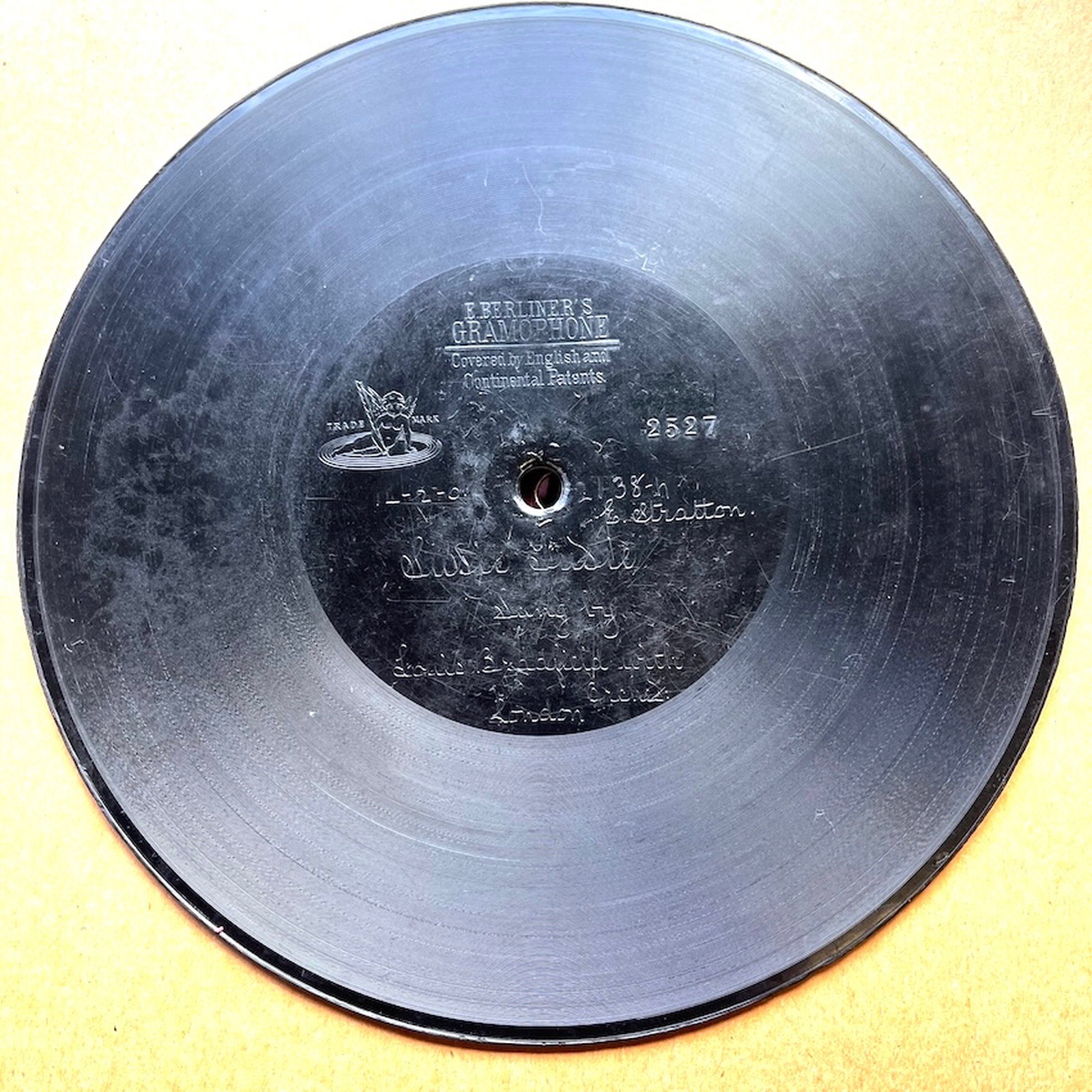 7” E. BERLINER DISC: LOUIS BRADFIELD ‘SUSIE, SUSIE’ EUGENE STRATTON SONG, 1901!